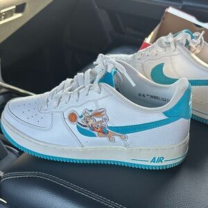 Nike Kids White and Teal Cartoon Sneakers